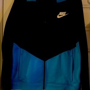 Nike Boy’s Navy Blue and Blue Green Zip-Up Jacket. Size XL